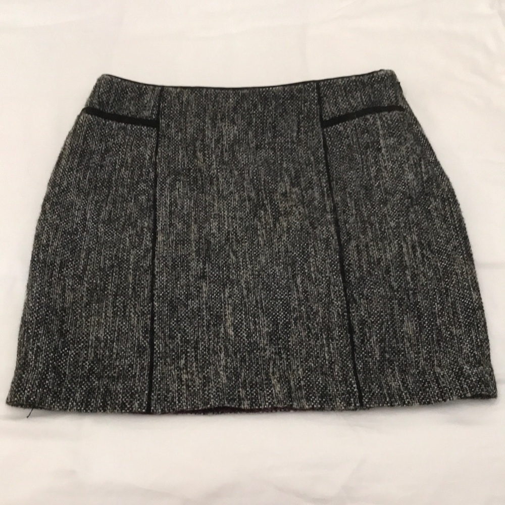 White House Black Market Tweed Skirt - size 10